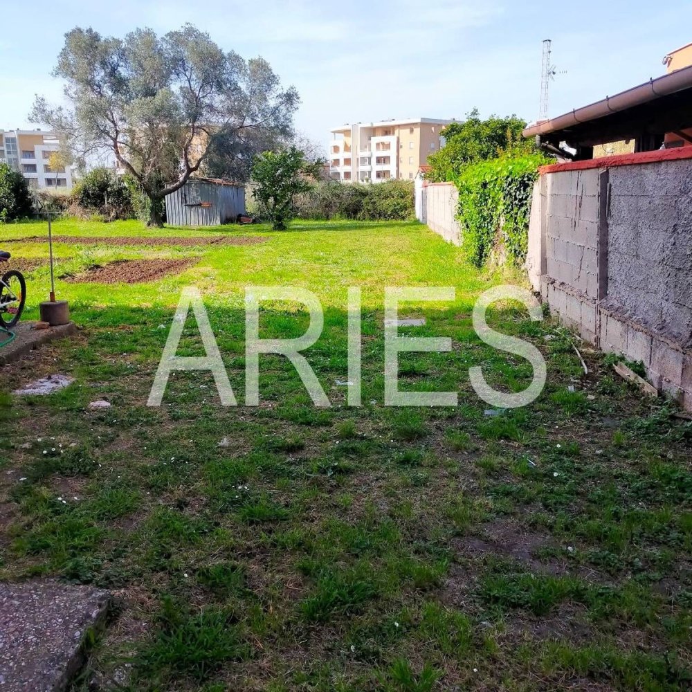 920m² Land in Rome, Italy No. 48558