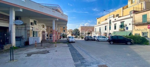 2 rooms Commercial property in San Sebastiano al Vesuvio, Italy No. 10485 4