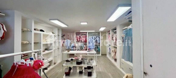 2 rooms Commercial property in San Sebastiano al Vesuvio, Italy No. 10485 9