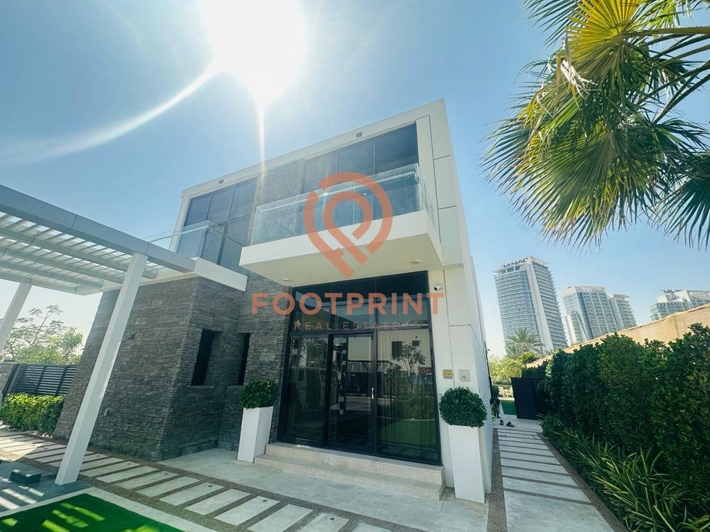6 bedrooms Townhouse in Dubai, UAE No. 23993