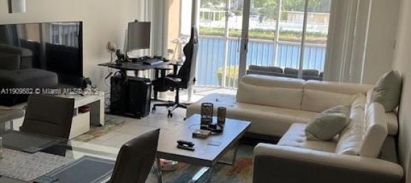 1 dormitorio propiedad comercial en venta en Miami, Miami-Dade, Florida, USA № 614245 3