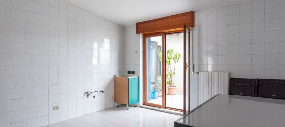 4 rooms Penthouse in San Nicola la Strada, Italy No. 170881 16