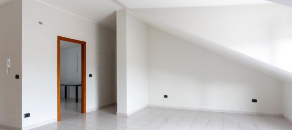 4 rooms Penthouse in San Nicola la Strada, Italy No. 170881 3