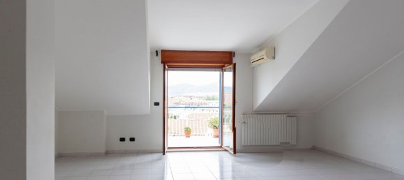 4 rooms Penthouse in San Nicola la Strada, Italy No. 170881 5