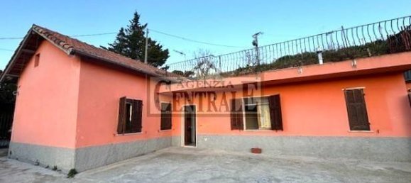 2 bedrooms Villa in Sanremo, Italy No. 14362 4