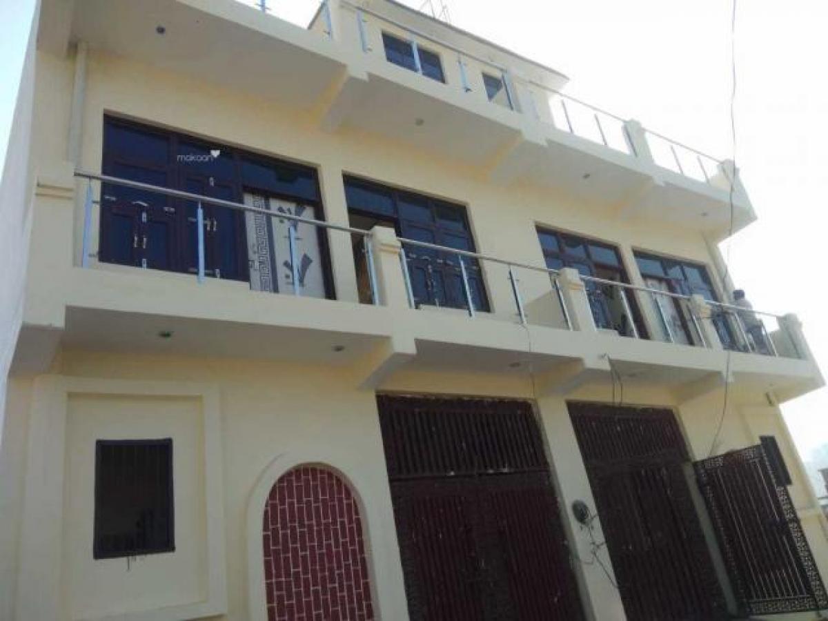 2 bedrooms House in Noida, India No. 4851