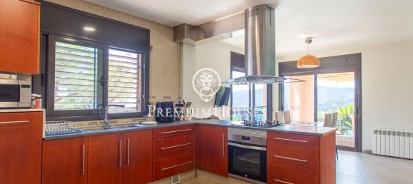 4 bedrooms House in Cabrils, Spain No. 179406 10