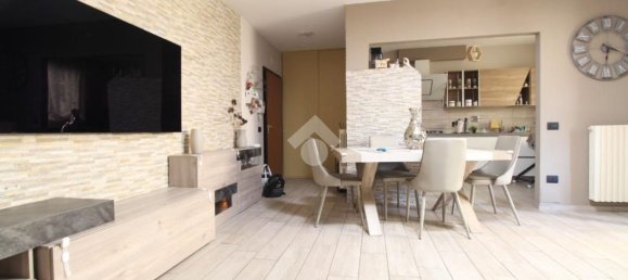 3 Schlafzimmer Wohnung in Casalgrande, Italy, Nr. 349379 3