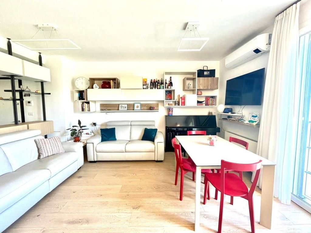 3 غرف نوم شقة في Bologna, Italy رقم 26216