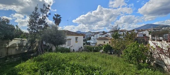 5 bedrooms Villa in Marbella, Spain No. 133597 8