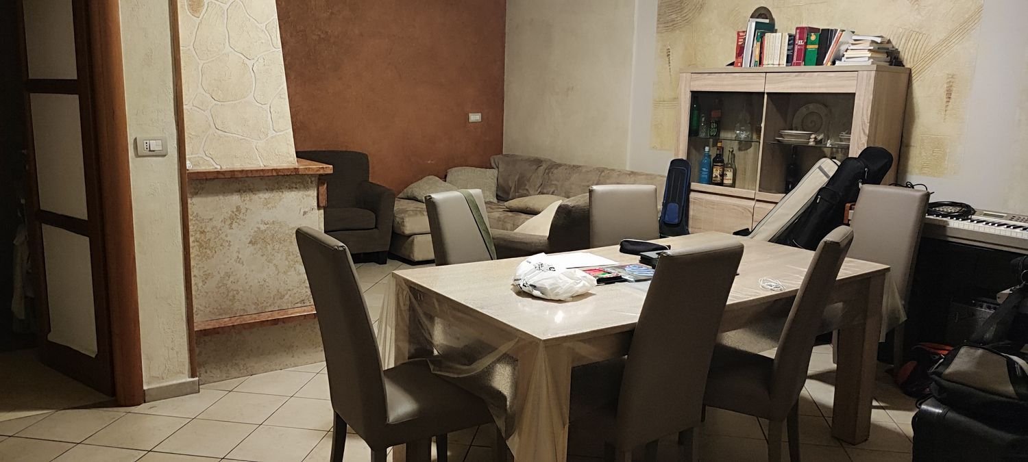 Casa de 5 habitaciónes en Brusciano, Italy No. 255359