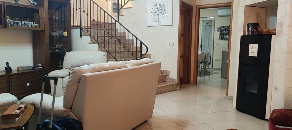 Casa de 5 habitaciónes en Brusciano, Italy No. 255359 21