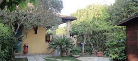 4 rooms Villa in Forte dei Marmi, Italy No. 191689 3