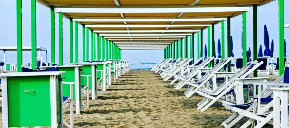 4 rooms Villa in Forte dei Marmi, Italy No. 191689 8