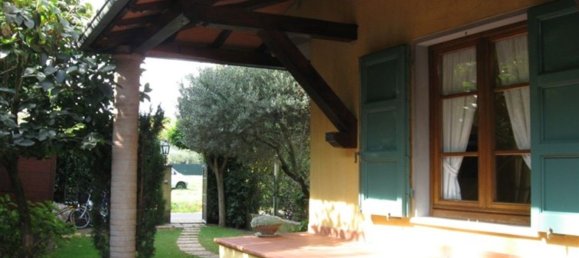4 rooms Villa in Forte dei Marmi, Italy No. 191689 2