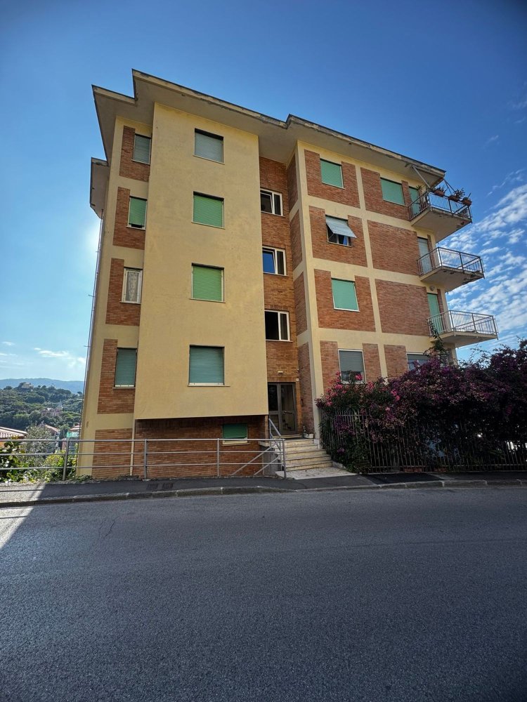 4-salle Appartement à Chiavari, Italy No. 278122