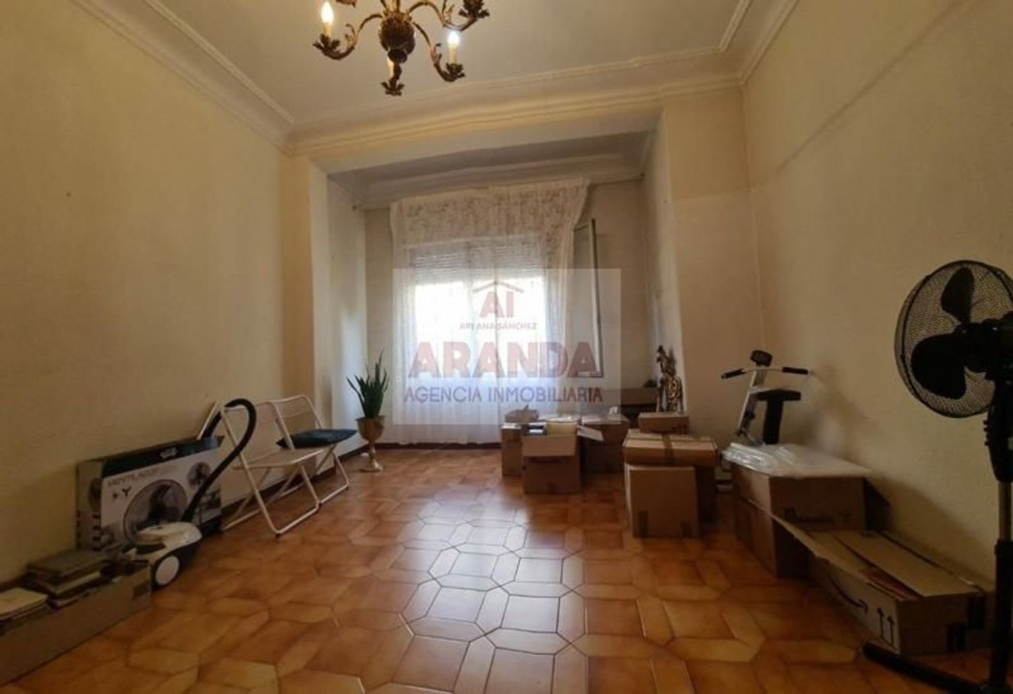 5 bedrooms Apartment in Zaragoza, Spain No. 156121