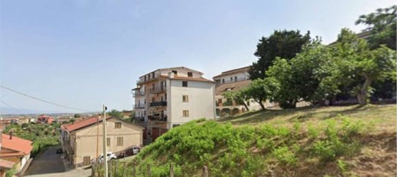 4 rooms Apartment in Roggiano Gravina, Italy No. 185401 3