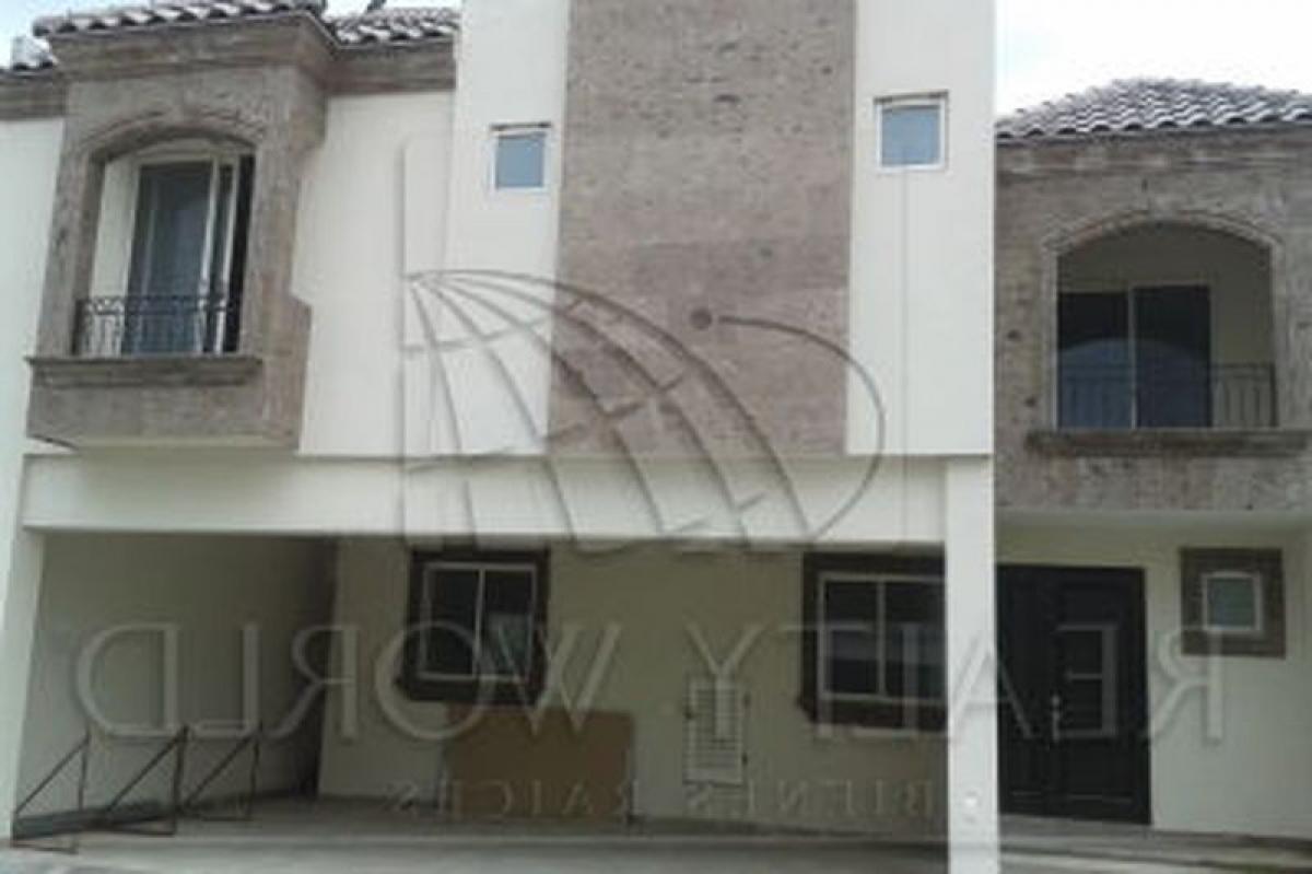 4 bedrooms House in Salinas Victoria, Mexico No. 156423