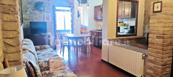 3 bedrooms Apartment in San Gimignano, Italy No. 82170 2
