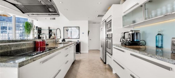 2 غرف نوم عقار تجاري في Miami, الولايات المتحدة رقم 615138 9