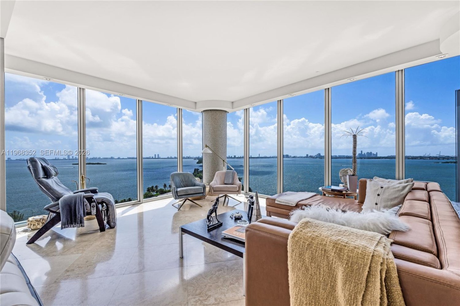 2 غرف نوم عقار تجاري في Miami, الولايات المتحدة رقم 615138