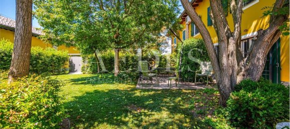 5 bedrooms Villa in Modena, Italy No. 283297 3