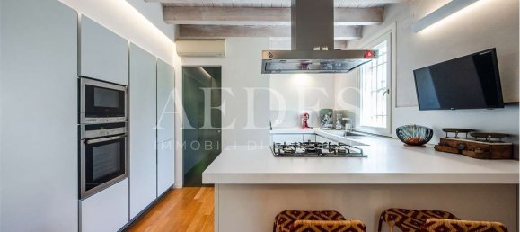 5 bedrooms Villa in Modena, Italy No. 283297 17