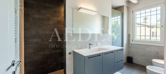 5 bedrooms Villa in Modena, Italy No. 283297 25