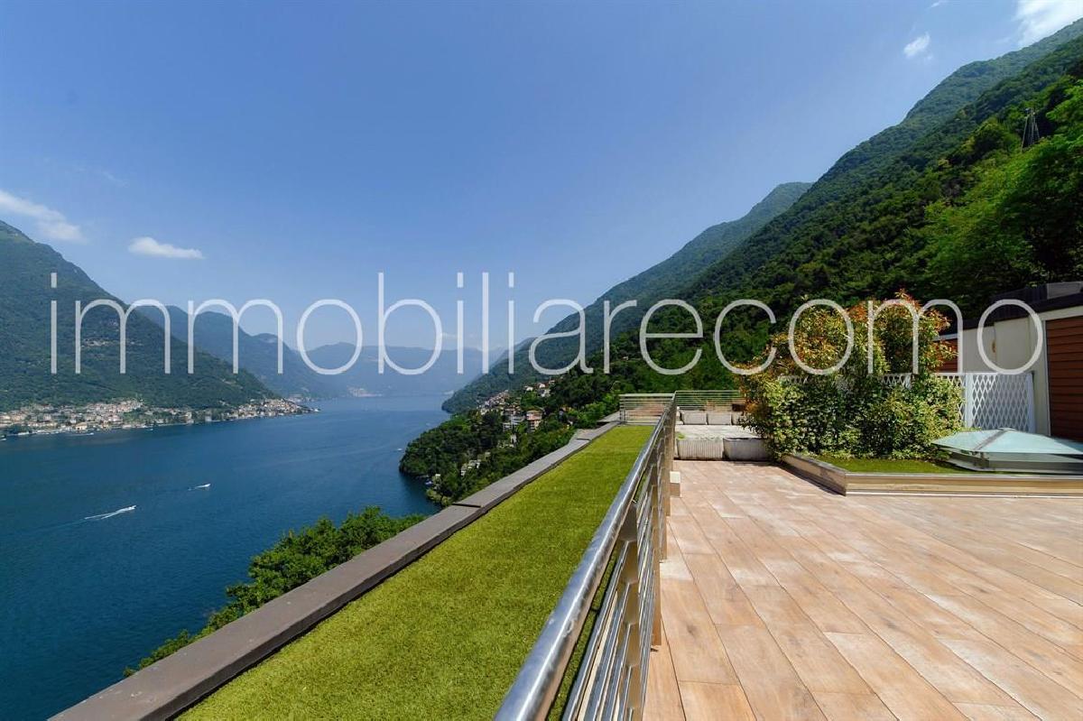3 bedrooms Penthouse in Faggeto Lario, Italy No. 276943
