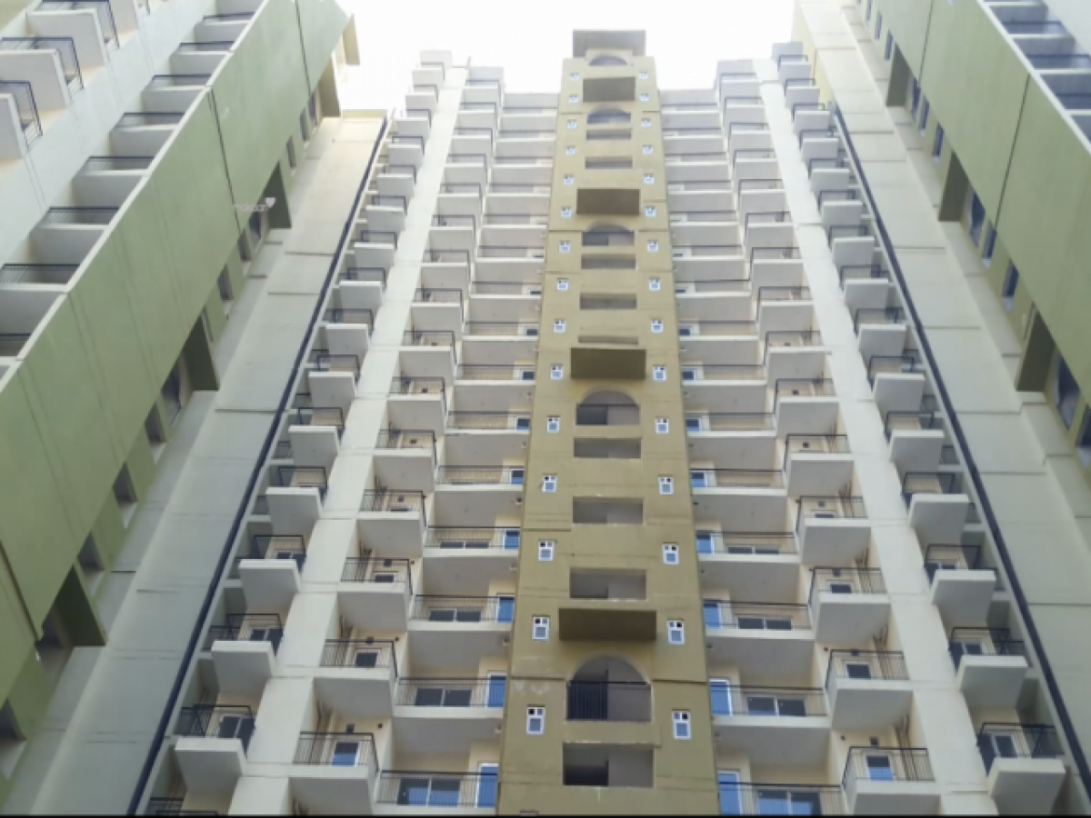 2 bedrooms House in Noida, India No. 68122