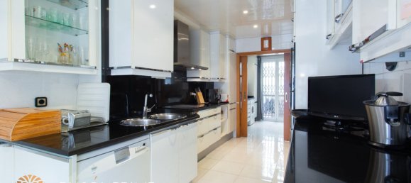 Apartamento de 5 dormitorios en Barcelona, Spain No. 137 4