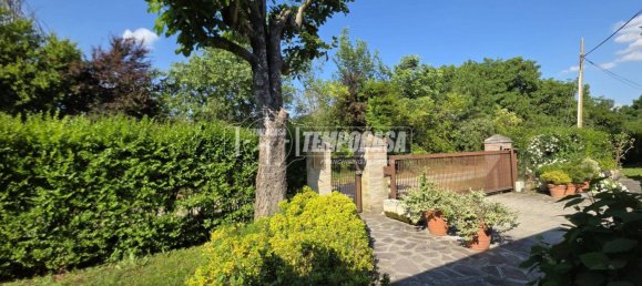 5 bedrooms Villa in Modena, Italy No. 375425 2