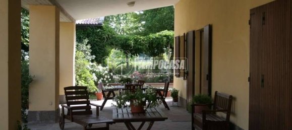5 bedrooms Villa in Modena, Italy No. 375425 11