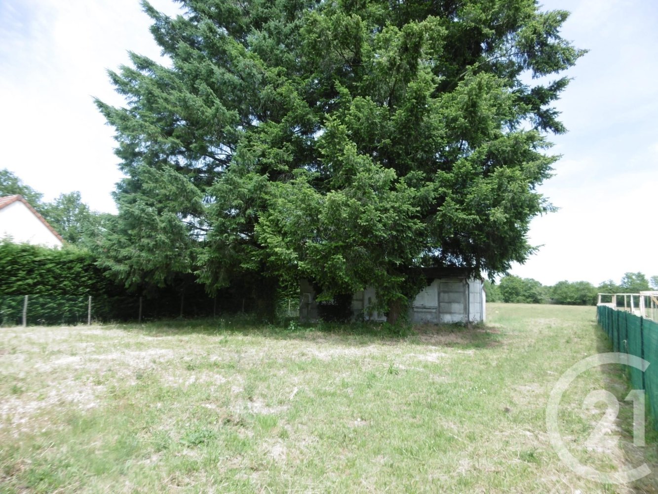 Земельный участок в Нуан-ле-Фюзелье, Франция № 219895