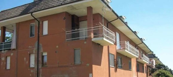 4 rooms Apartment in Rondissone, Italy No. 198244 2