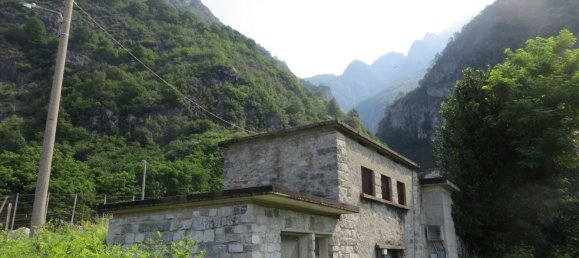 Land in Novate Mezzola, Italy No. 359530 4