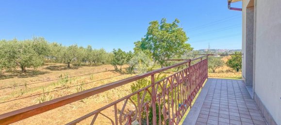 6 bedrooms House in Bucchianico, Italy No. 37412 15