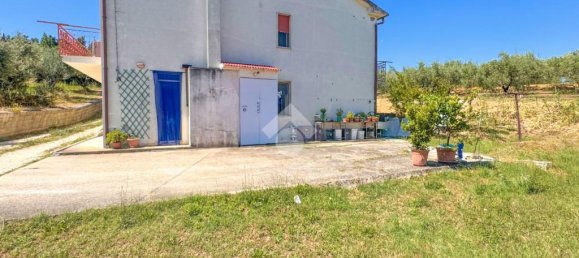 6 bedrooms House in Bucchianico, Italy No. 37412 23