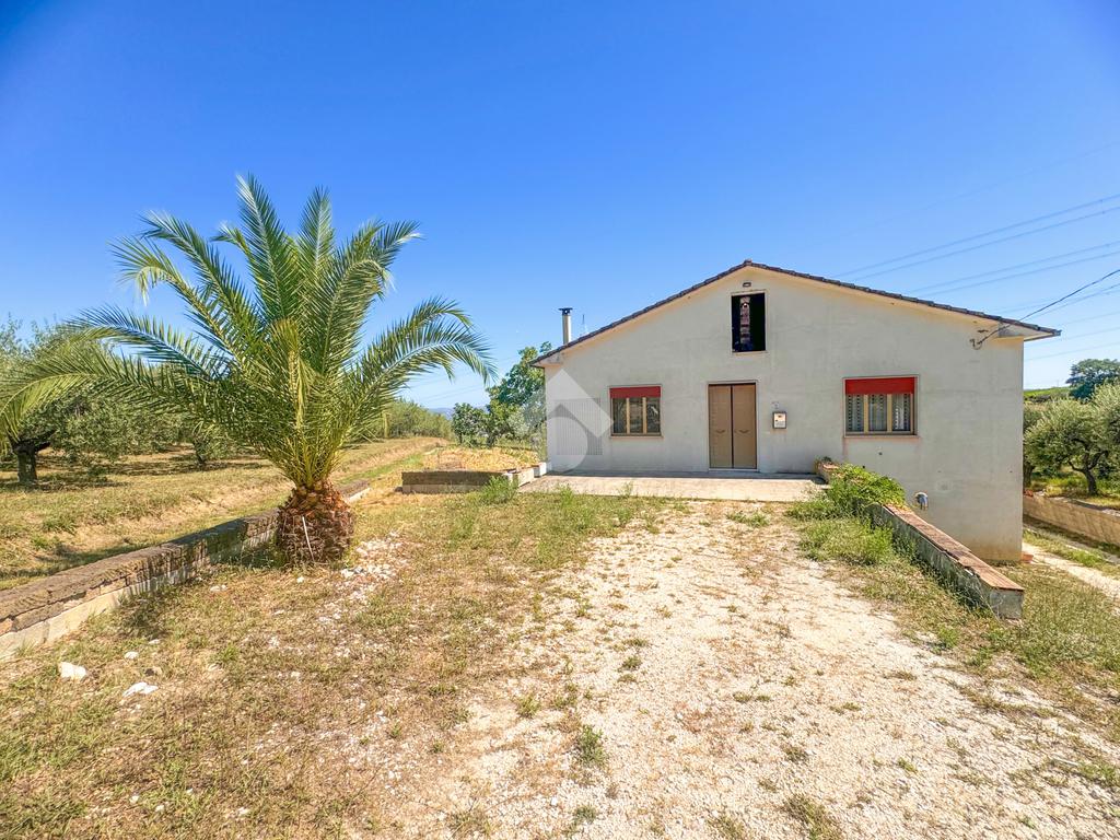 6 bedrooms House in Bucchianico, Italy No. 37412