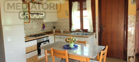 5 rooms Villa in Altopascio, Italy No. 374510 9