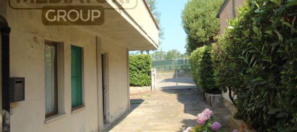 5 rooms Villa in Altopascio, Italy No. 374510 24