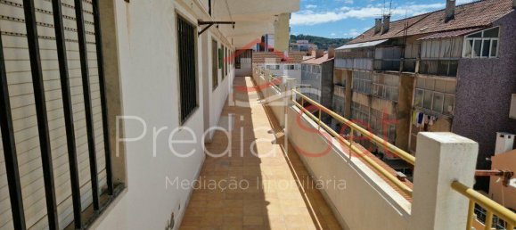 3 bedrooms Duplex in Costa da Caparica, Portugal No. 30487 3