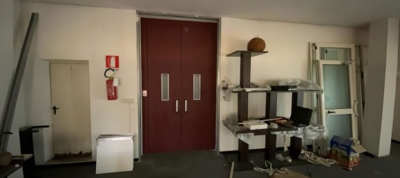 5710m² Warehouse in Ripatransone, Italy No. 163323 2