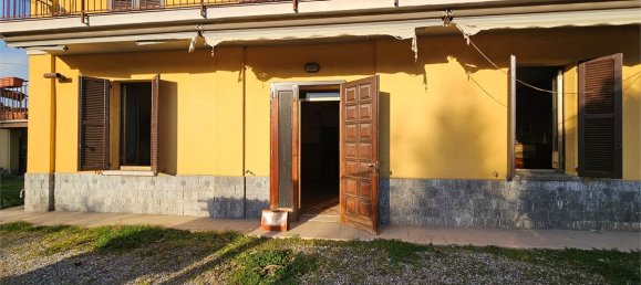 2 bedrooms Apartment in Lomazzo, Italy No. 82437 3