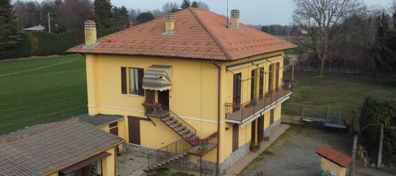 2 bedrooms Apartment in Lomazzo, Italy No. 82437 2