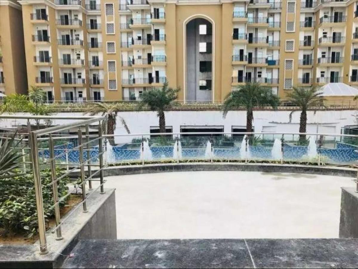 Casa T3 em Noida, India N.º 68119