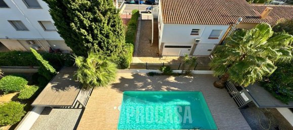 Apartamento de 2 dormitorios en Roses, Spain No. 110509 2