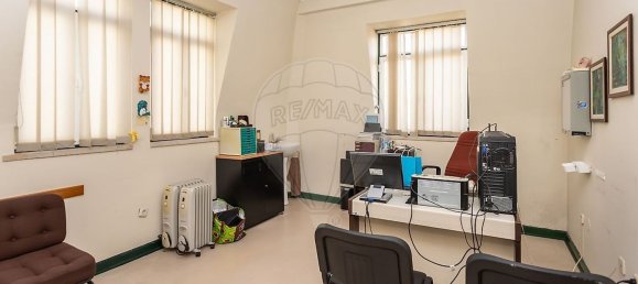 439m² Building in Setubal, Portugal No. 54344 25