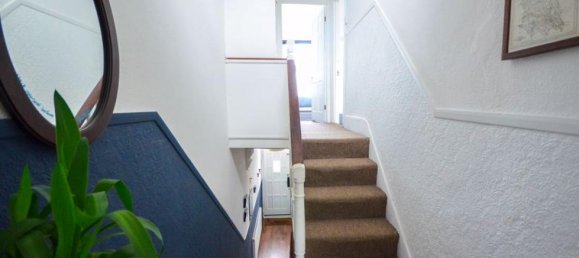 3 bedrooms House in London, United Kingdom No. 752 3